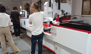 自動(dòng)鉆孔攻牙機(jī)和激光設(shè)備、雕刻機(jī)相比有哪些優(yōu)勢(shì)