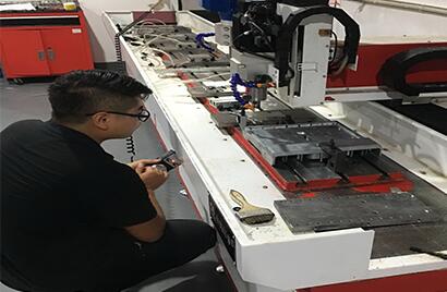 自動(dòng)攻絲機(jī)加工時(shí)應(yīng)注意哪些細(xì)節(jié)？